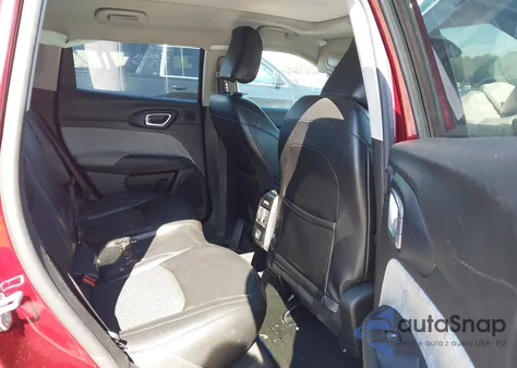 2022 Jeep Compass Latitude 4X4 из США, поврежденный, VIN 3C4NJDBB2NT165521